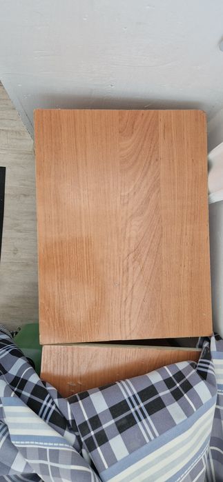 Продам кухонный стол и 4 табуретки