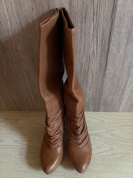 Подарявам дамски ботуши на марката ASH 38-ми новер