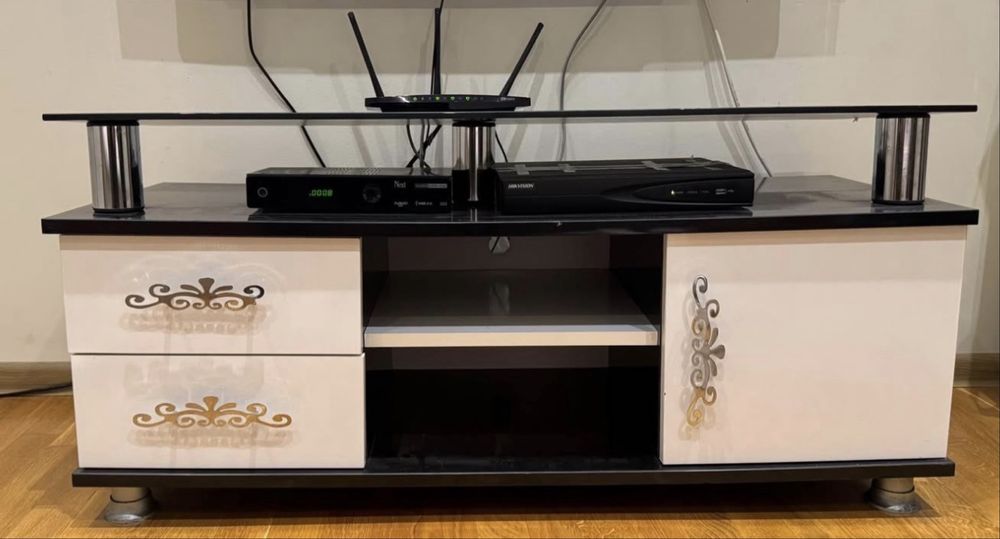 Секция/шкаф за телевизор