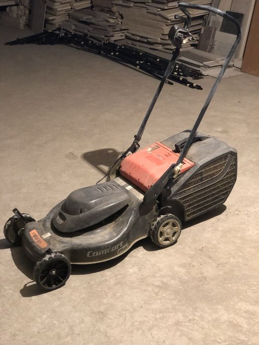 Газонокасилка сотилади