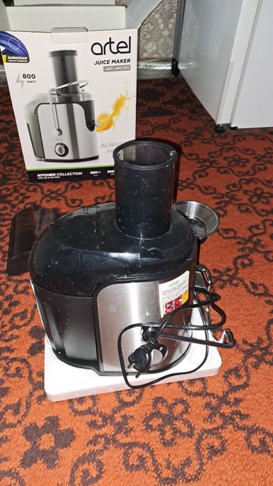 Соковыжималка сотилади