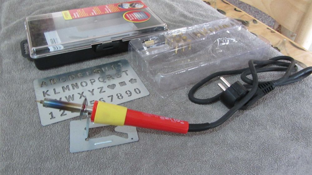 Set aparat pirogravat si lipit cu fludor in cutie Germany