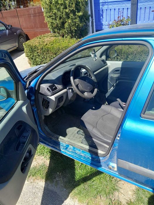Vând Renault, pret negociabil