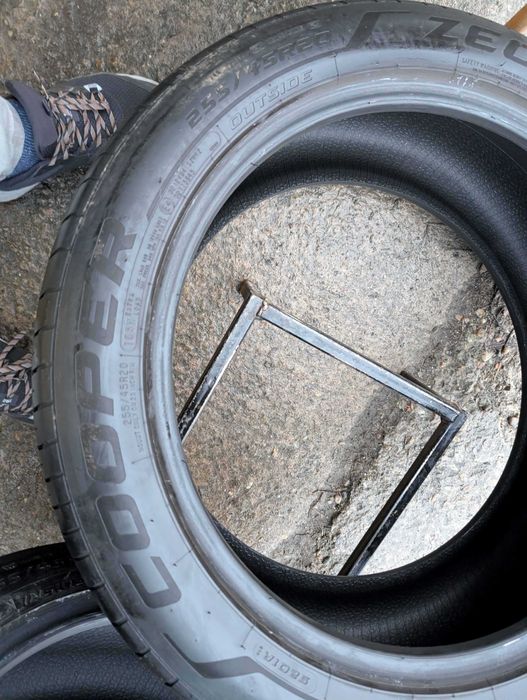 SET 2 Anvelope Vara 255/45 R20 COOPER Zeon Crossrange