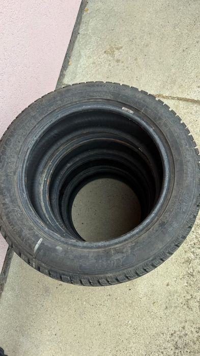 Vând cauciucuri de iarnă, marca Riken
