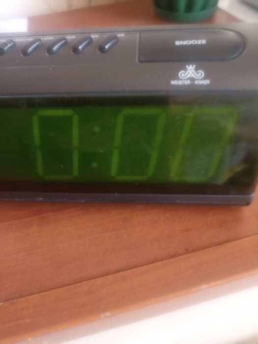 Часы светящиеся,от сети