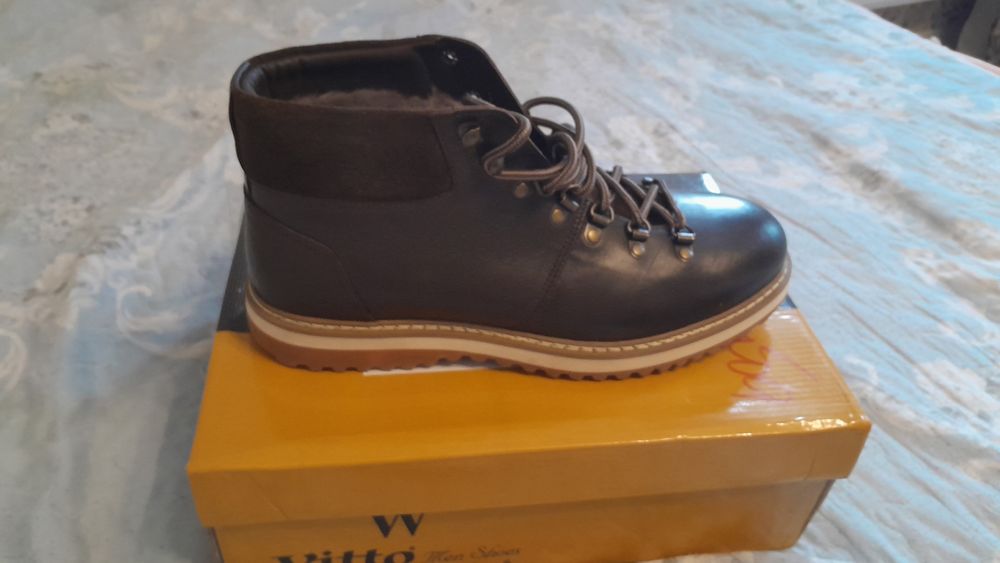 Продаю сапоги берцы