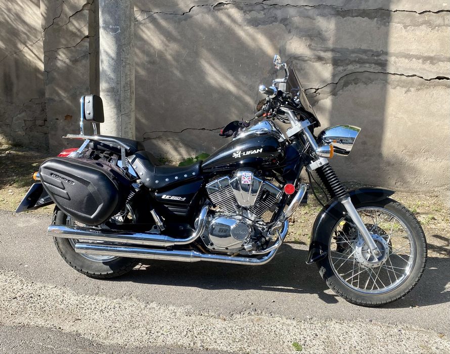 Продам мотоцикл Lifan LF250-B