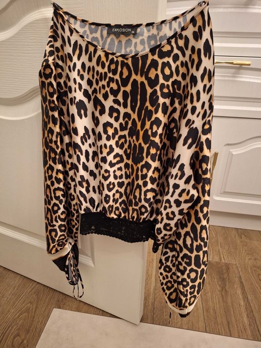 Дамска блуза с дълъг ръкав