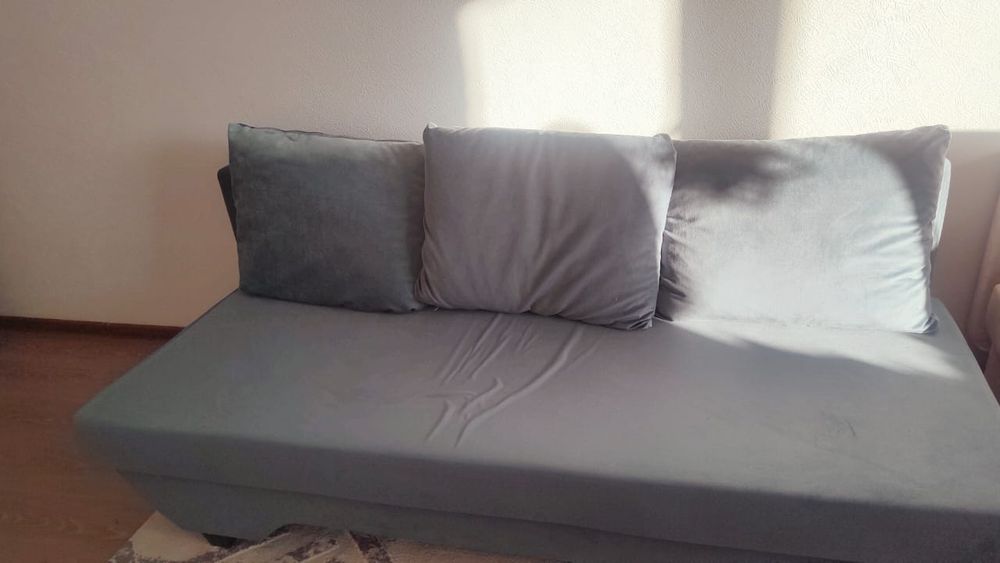 Продам диван в гостиную