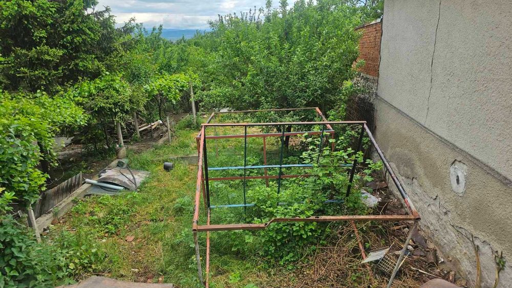 Недвижим имот - къща в село Дъбравите, обл.Пазарджик, община Белово