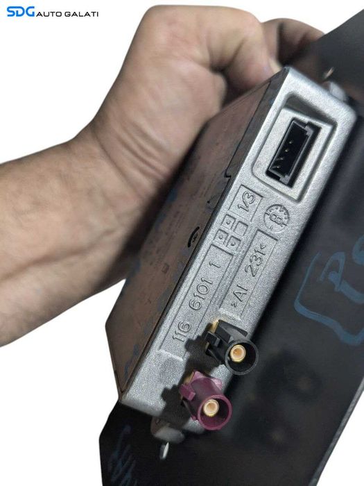 Amplificator Antena Modul Semnal Audi Q7 2007 - 2015 Cod 8J0035456 [P0024]