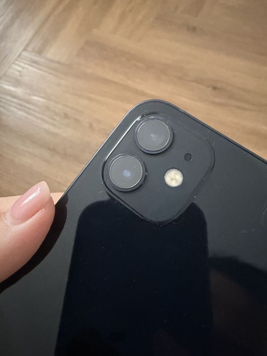 Продам Iphone 12