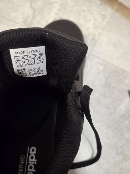 Маратонки Adidas 43 номер.