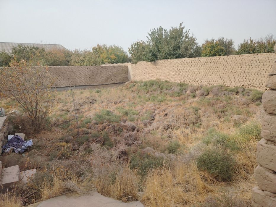 Ховли участка сотилади