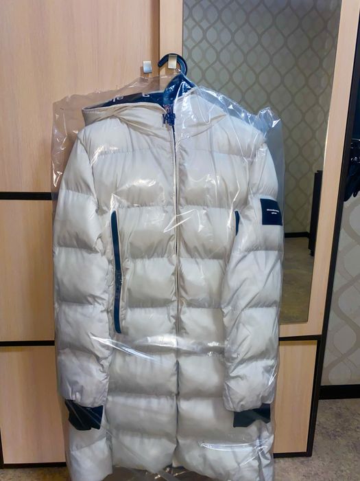 Коллекционная новая куртка зимняя женская