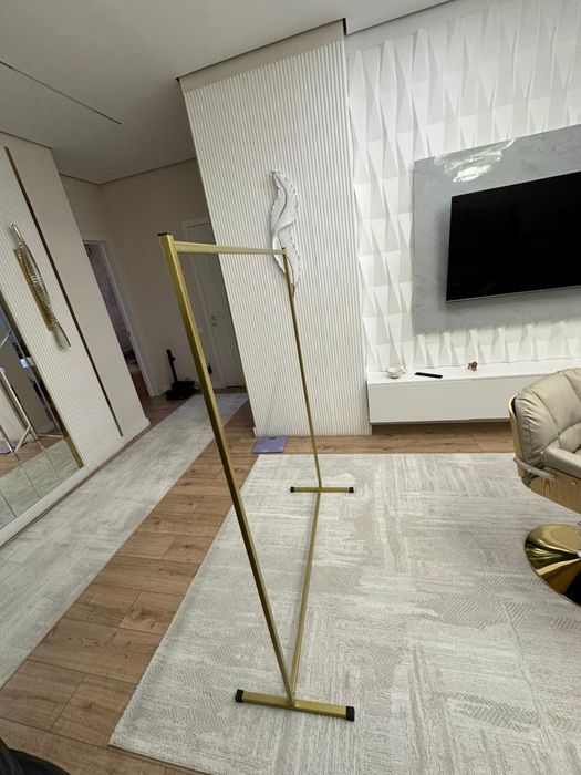 Напольная вешалка