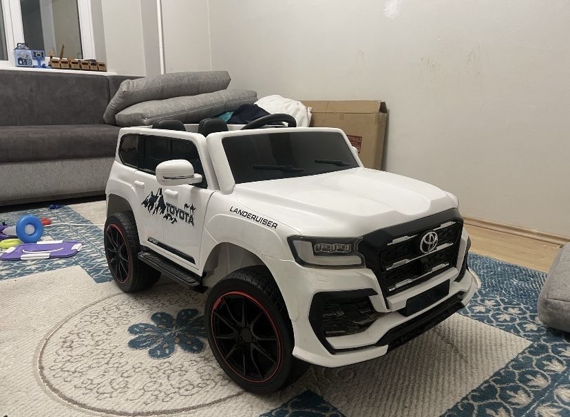 Детская машинка продам