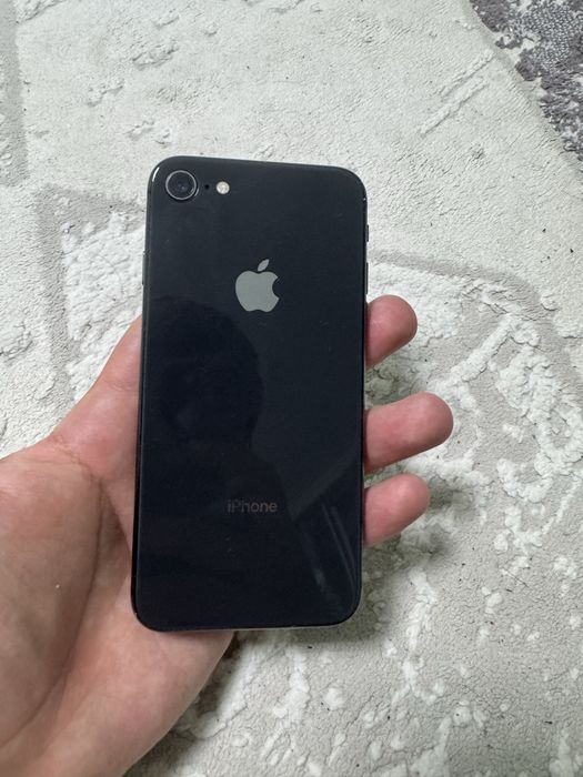 Iphone 8 64gb.