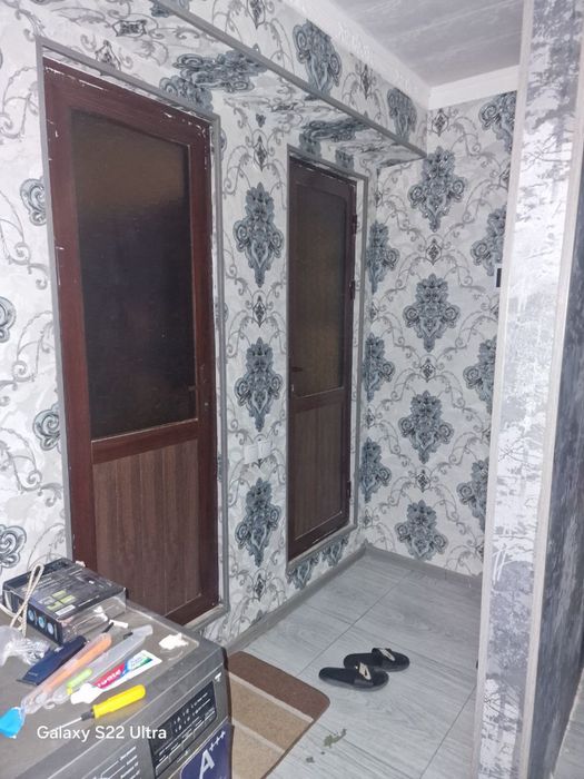 Сотилади нежилой соколни этаж срочна