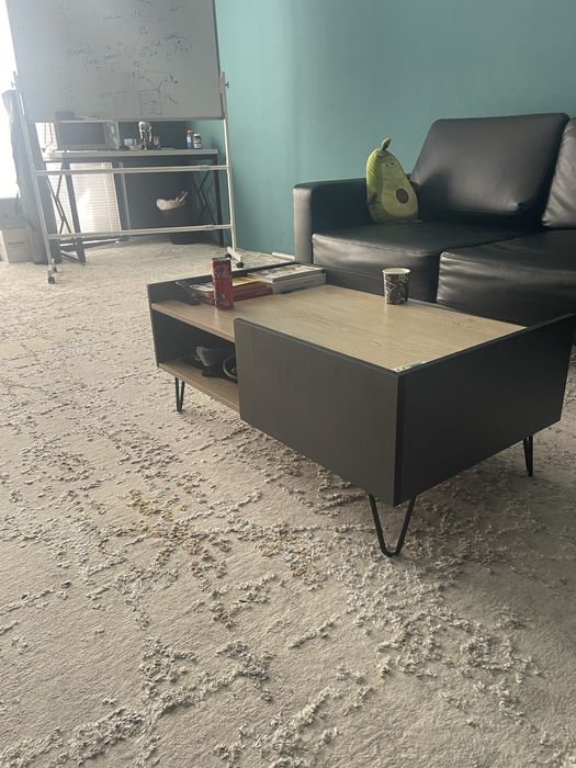 Jurnalniy stol sotiladi