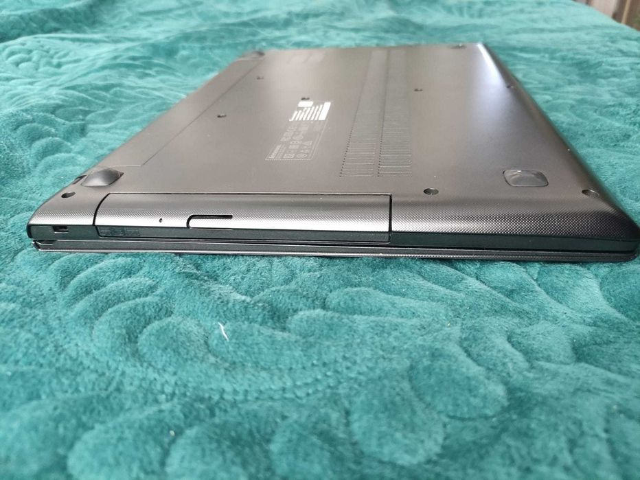 Laptop Lenovo IdeaPad 100-15IBD – Pentru piese (cu încărcător). (Model Name: 80QQ, cod MTM: 80QQ0052RI).