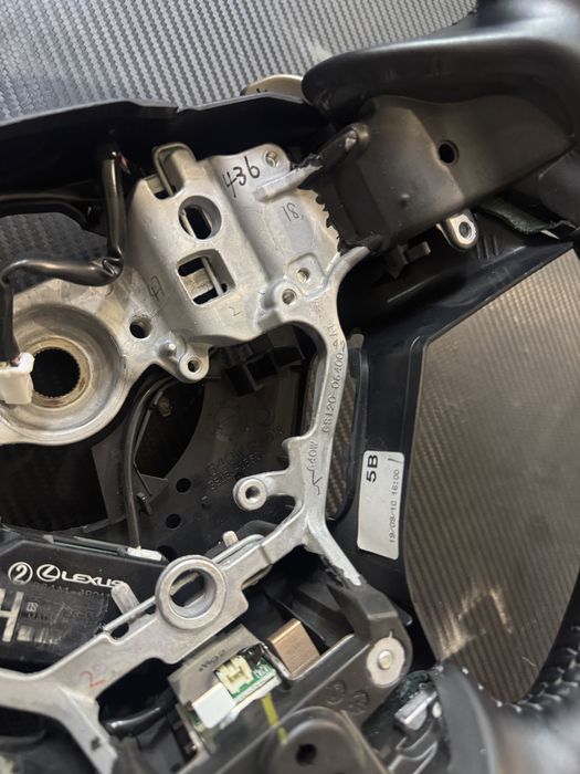 Руль от лексус 570 в оригинале ,