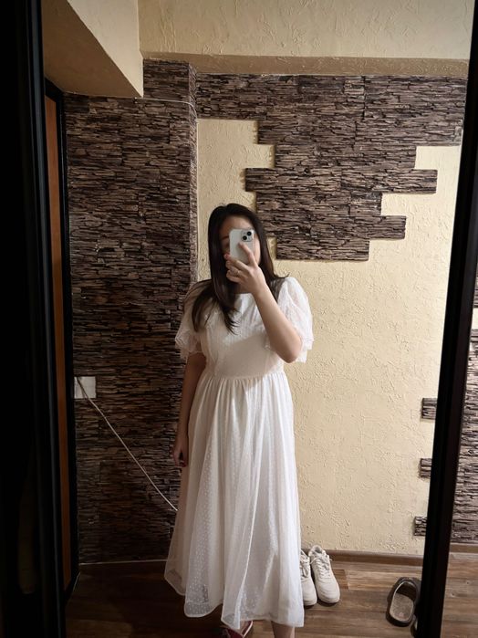 Белое воздушное платье