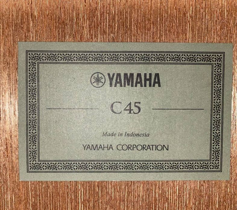 Гитара Ямаха новая в коробке  6 струнная