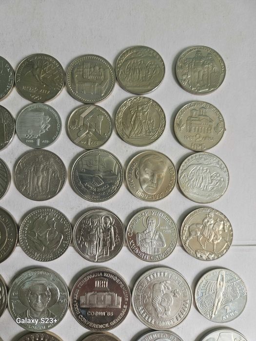 Продавам мед никелови юбилейни монети,в перфектно качество по избор.