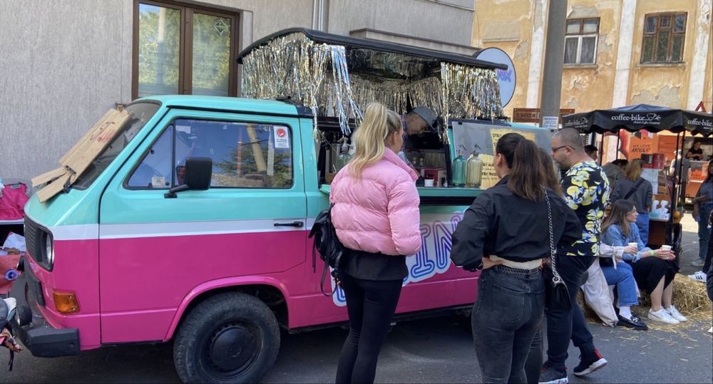 T3 din 1987 modificat pentru comert ambulant