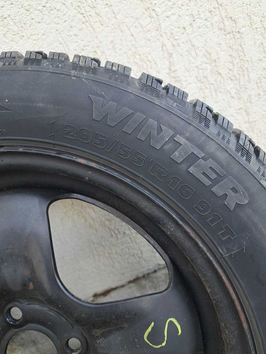 Vând cauciucuri de iarnă  cu jante