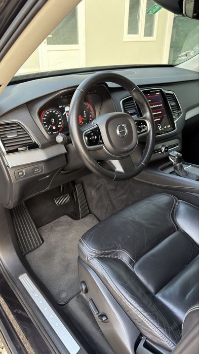 VOLVO XC90~2.0~AWD~(4X4)~Diesel~D5~Inscription