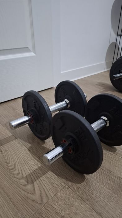 Set de 3 gantere: 2 de 2kg, 2 de 4kg si 2 de 9kg