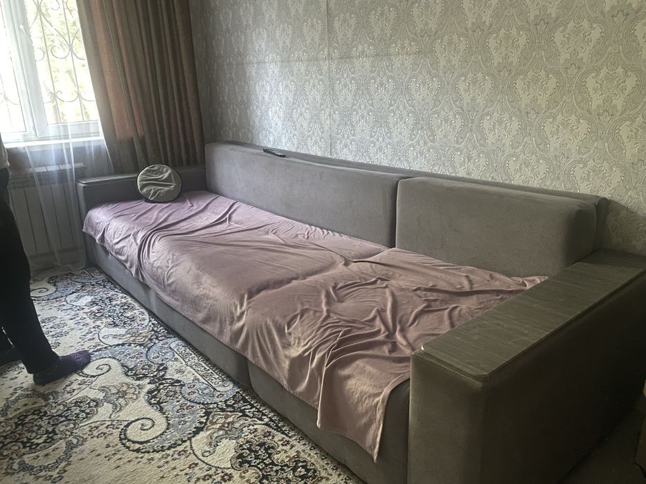 продается диван 3 метровый