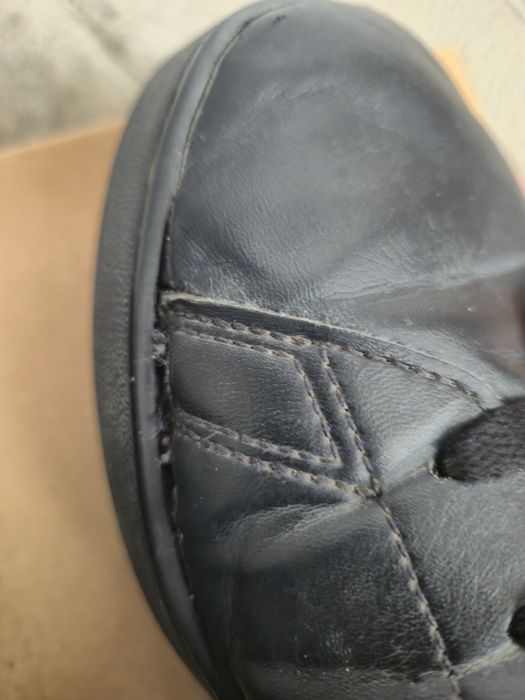 кроссовки — Adidas Advantage Base 2.0.