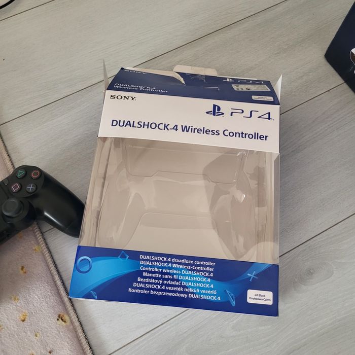 Плейстешън 4  Pro