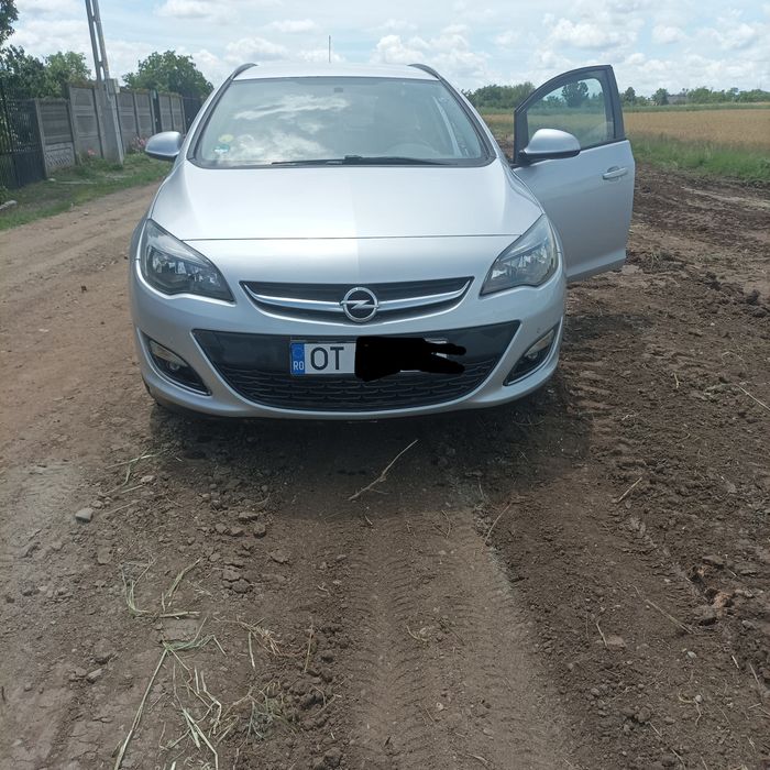Opel Astra J sports tourer