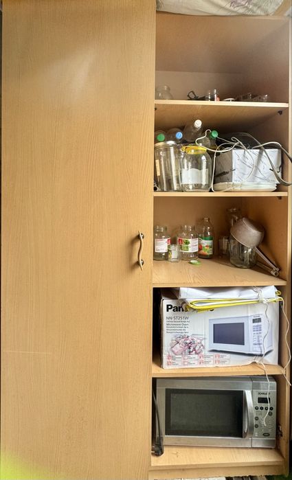 Большой шкаф.