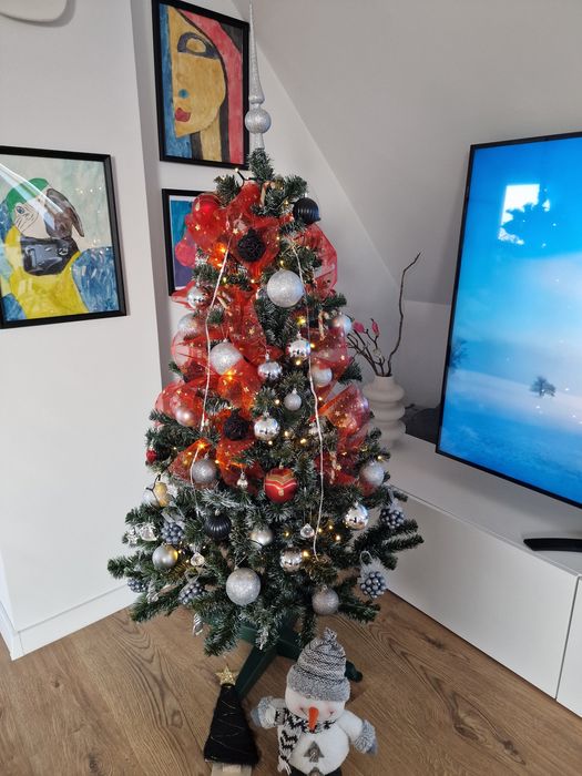 Коледна елха 150 см с лампички и украса / Високо качество/ заскрежена