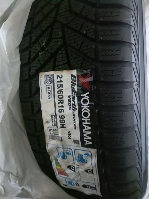 Vând anvelope și jante premium Yokohama 215/60R16