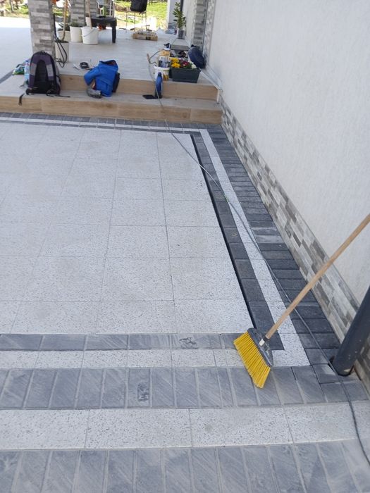 Montatori Pavaje cu o experiență de peste 15 ani în domeniu.