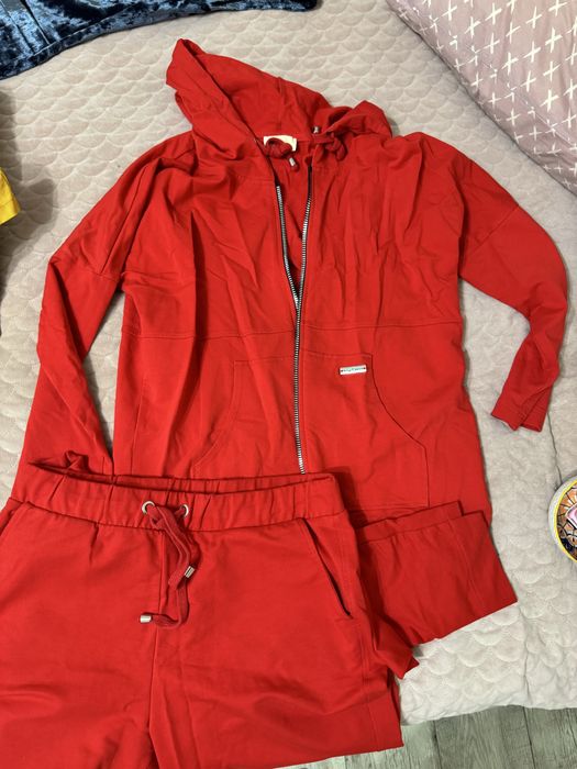 продам срочно спорт костюм и двойку