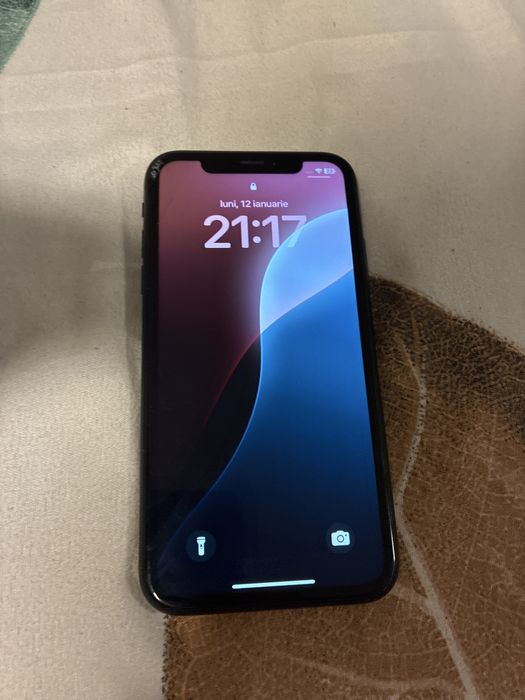 Vând iphone xr în stare buna