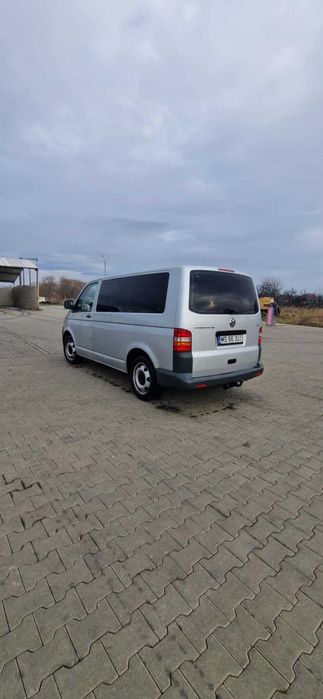 Volkswagen Transporter T5 8+1