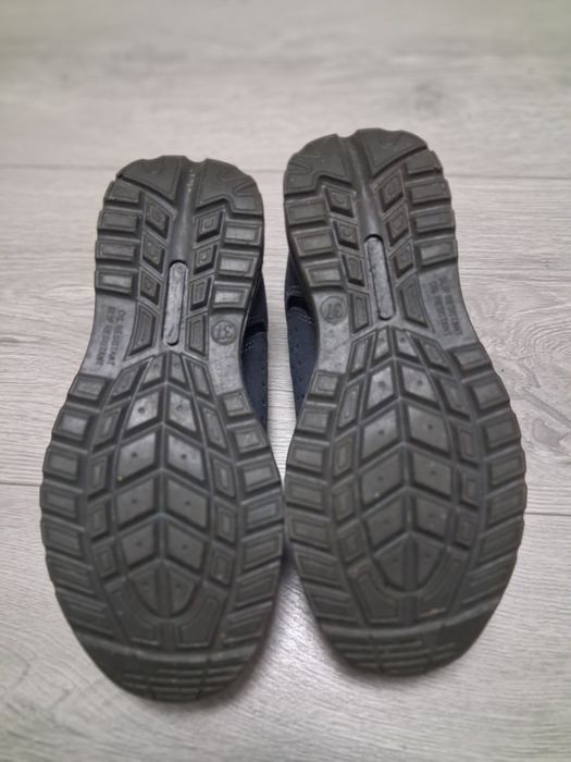 Papuci de protectie cu bombeu nr 37