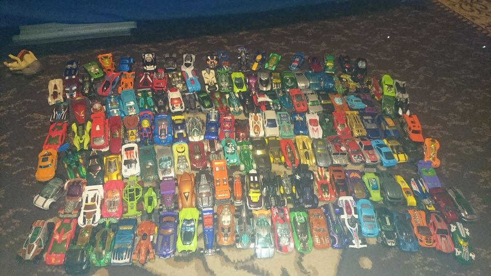 Colectie masinute (peste 1500 buc)