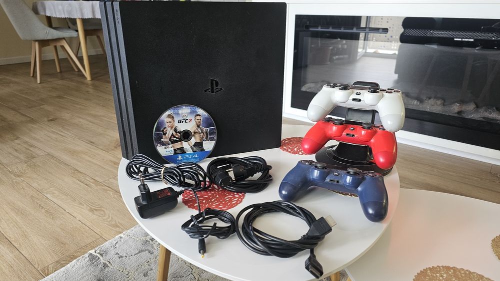 Play station 4 Pro 1TB