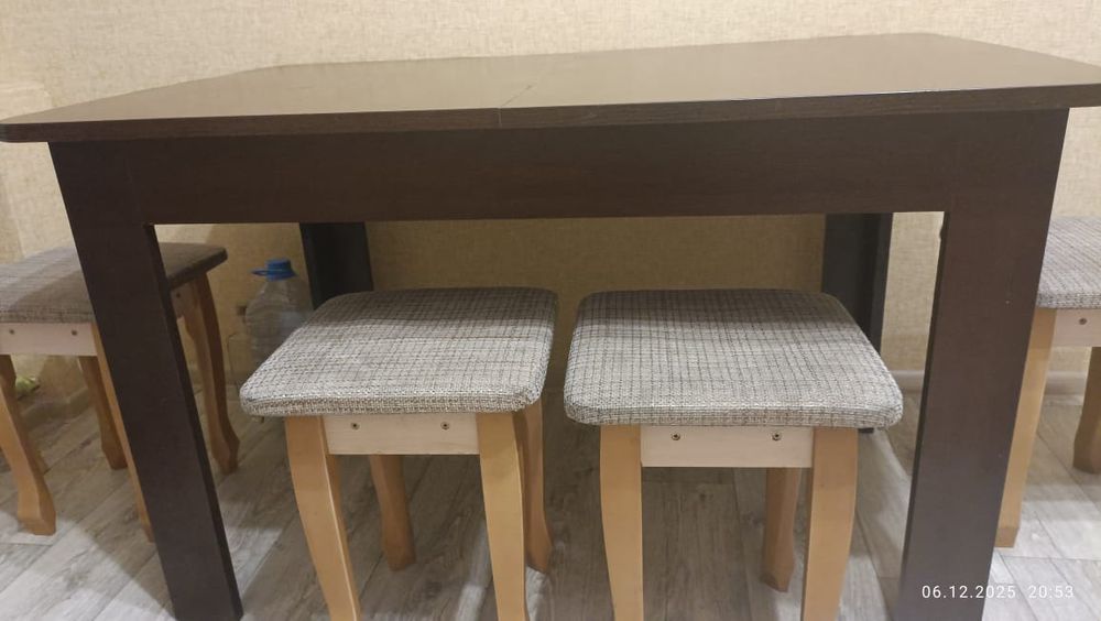 Стол кухонный продам