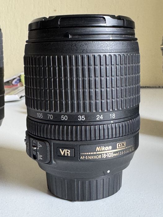 Nikon D7100 с обективи, светкавица и дистанционно